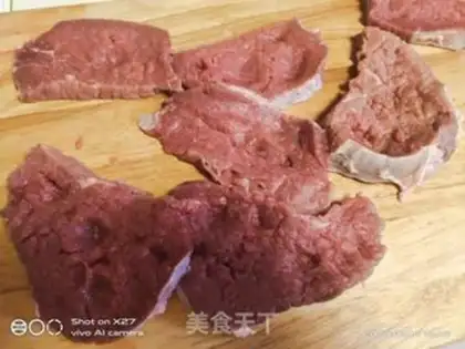 Make Blueberry beef salad step 1