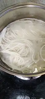 Make Onion noodles step 0