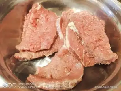 Make Blueberry beef salad step 2