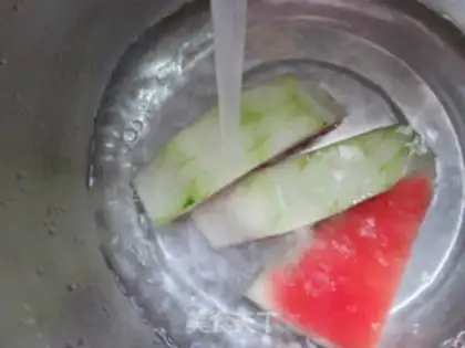 Make Seafood mushrooms and watermelon peels step 1
