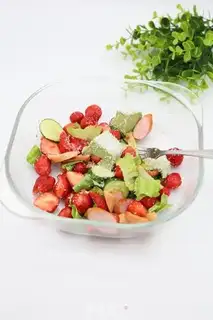 Make Sausage strawberry salad step 5