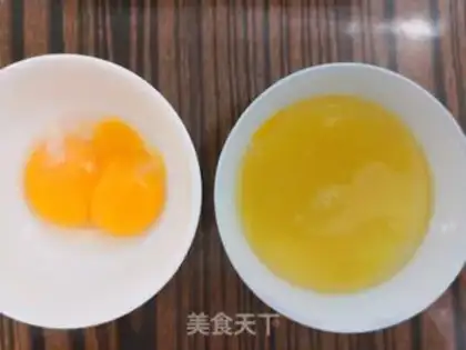 Make Three-coloured eggs step 2