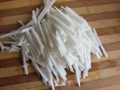 Make Sour radish fans step 1