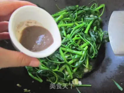 Make Shrimp sauce and emptiness step 4
