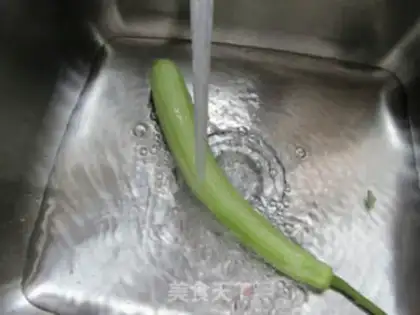 Make Squeeze the beans and make the flowers step 1