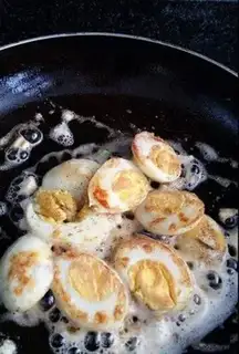 Make Fried eggs step 2