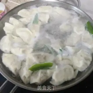 Make Beacon mushroom pork dumplings step 10