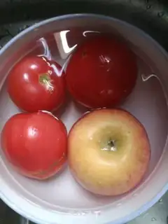 Make Apple tomato shake step 0