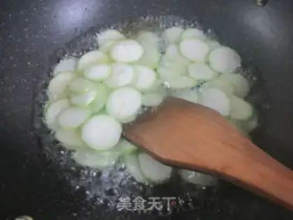 Make Squeeze the beans and make the flowers step 5