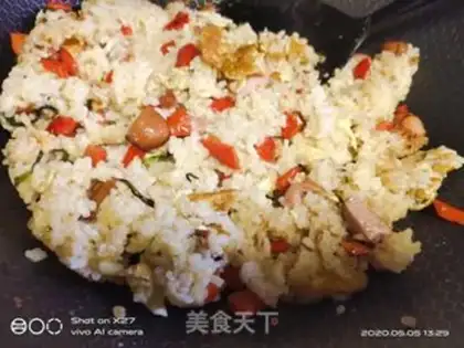 Make Paprika ham and egg fried rice step 8