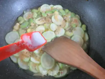 Make Squeeze the beans and make the flowers step 7