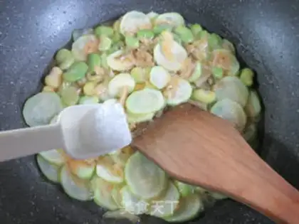 Make Squeeze the beans and make the flowers step 8