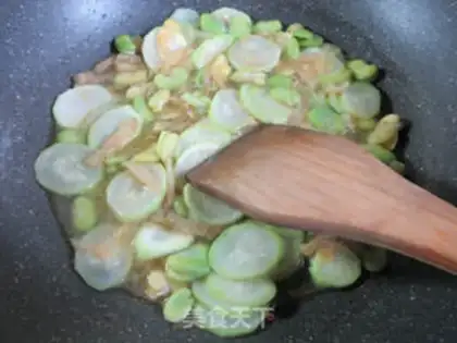 Make Squeeze the beans and make the flowers step 9