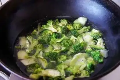 Make Cracker tomatoes step 1