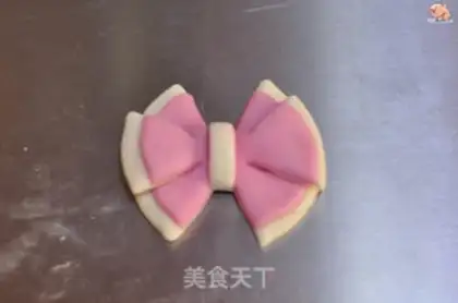 Make Butterfly buns step 7