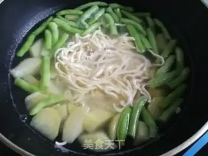 Make Potato bean noodle step 4
