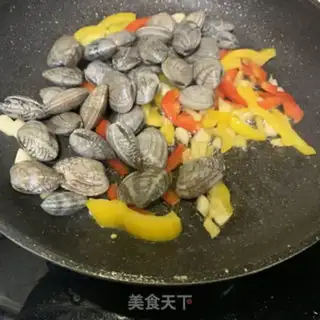 Make Scrambled clams step 8