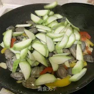 Make Scrambled clams step 9