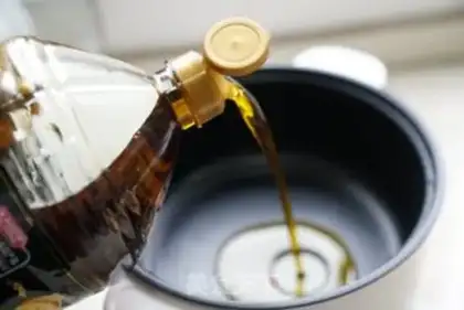 Make Pepper sauce for eggs step 1