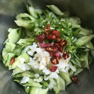 Make Garlic cucumber step 4