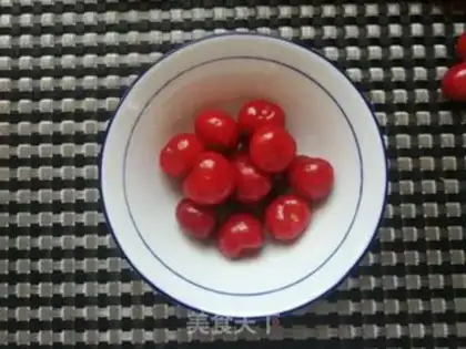 Make Sweet melon cherry yogurt bowl step 2