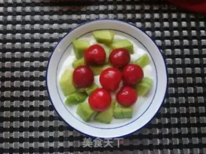 Make Sweet melon cherry yogurt bowl step 5