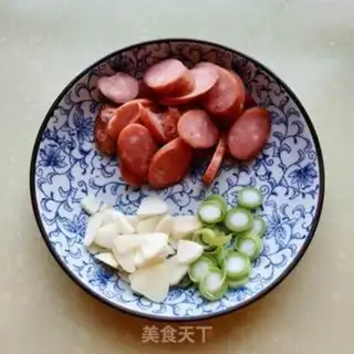 Make Scrambled ham sausage step 1