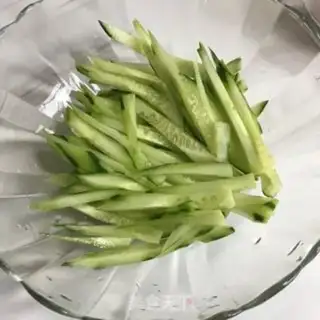 Make ♪ ♪ The blue cucumber salad ♪ step 2