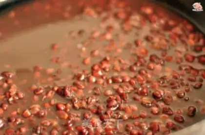 Make Sticky bean buns step 1