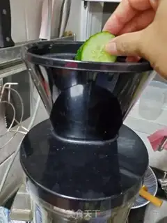 Make Ice melon juice step 2