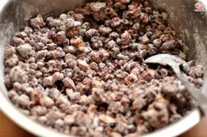 Make Sticky bean buns step 5