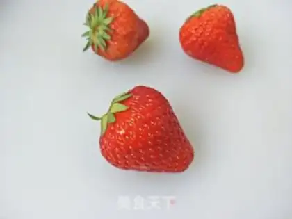 Make Strawberry Banana shake step 1