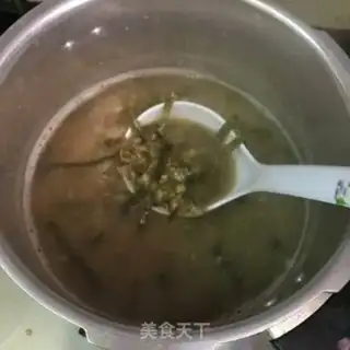 Make Seaweed green bean soup step 5