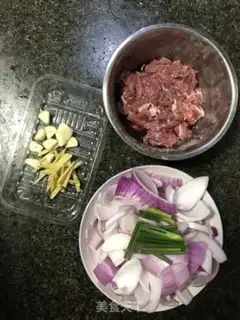 Make Onion beef step 0