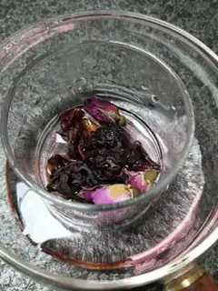 Make Rose Lodge Tea step 1
