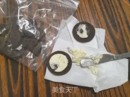 Make No cocoa cheesecake step 0
