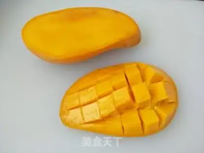 Make Mango banana shake step 1