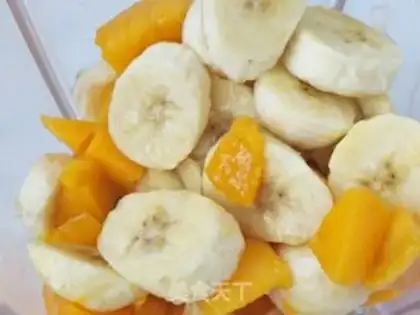 Make Mango banana shake step 2