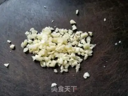 Make Squeeze eggs and beans step 4