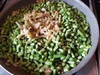 Make Squeeze eggs and beans step 8