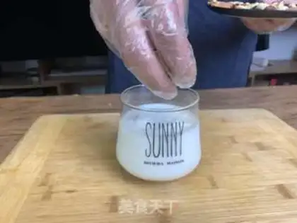 Make Mango milk, sand and ice step 2