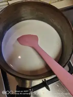 Make Strawberry milk step 4