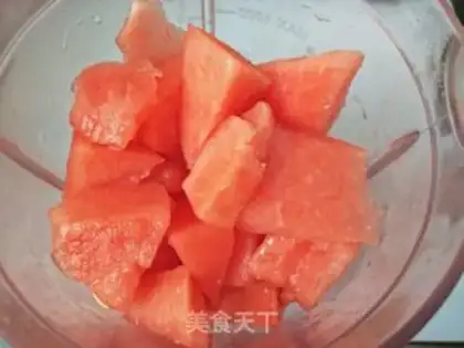 Make Ice-cold lemon melon juice step 2