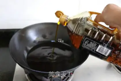 Make Thirteen fragrance lobster step 1