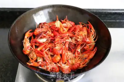 Make Thirteen fragrance lobster step 3