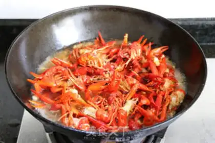 Make Thirteen fragrance lobster step 7