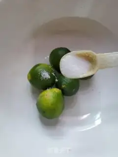 Make Bronze and green lemon honey step 3