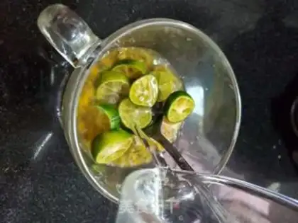 Make Bronze and green lemon honey step 7
