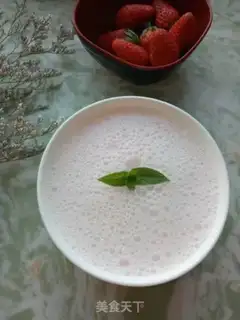 Make Strawberry yogurt shake step 3