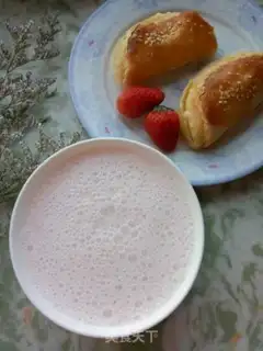 Make Strawberry yogurt shake step 4